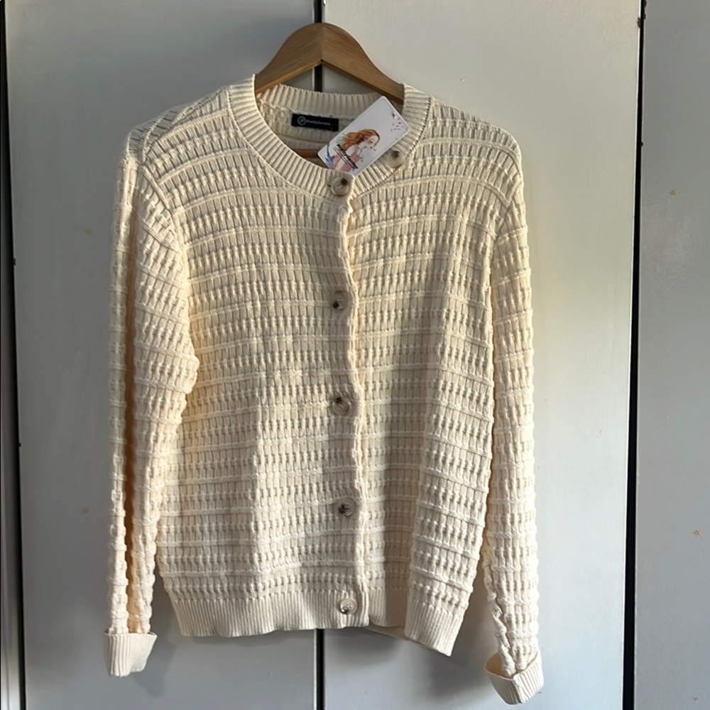 NWT Cream Knitted Cardigan Sweater